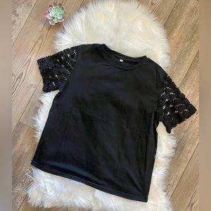Women Black Lace Sleeved Top